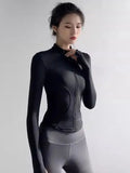 Jaqueta Esportiva Feminina Slim Fit com Gola Alta