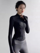 Jaqueta Esportiva Feminina Slim Fit com Gola Alta